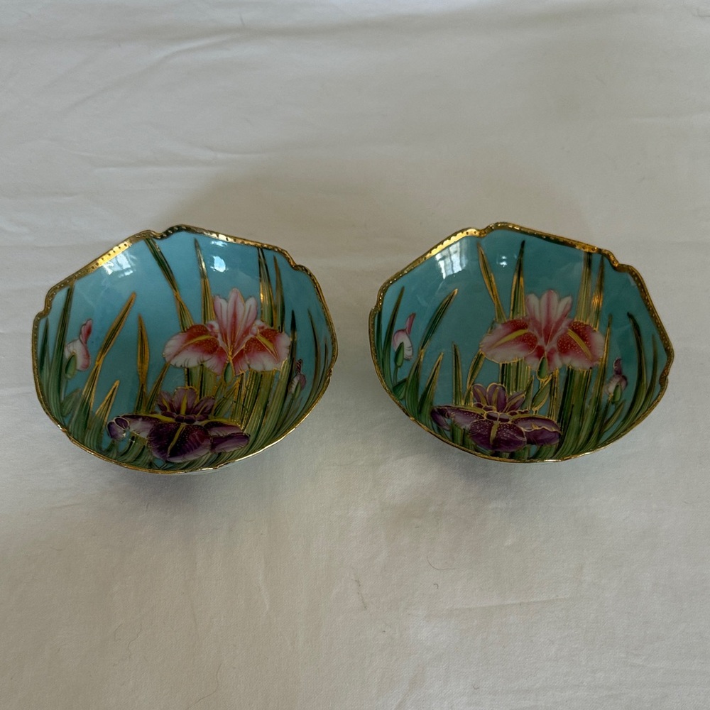 Pair Vintage Japanese Floral Decorative Bowls with Gold Trim
